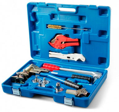 Комплект Rehau - Обжимник / расширитель в прокат в Казани. У нас лучшая цена за сутки! Возможность взять в аренду с выгодной скидкой до 40% при экспресс доставке 24/7. И помните, ночью стоимость еще дешевле на 30%! #арендапрокат #виброплита #выгодно